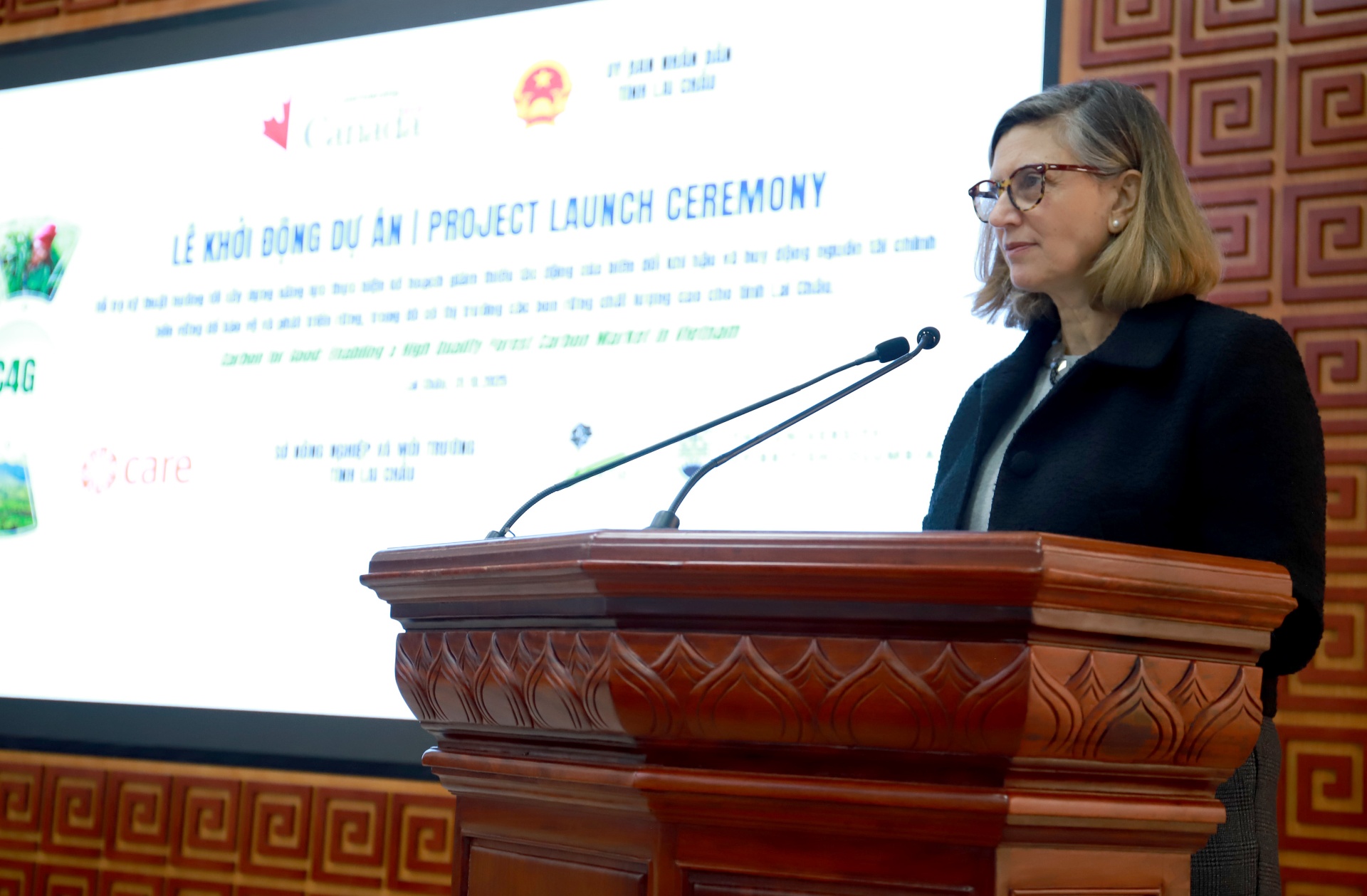 Bà Francesca Bellone - Tham tán, Trưởng ban Hợp tác Phát triển Đại sứ quán Canada phát biểu tại buổi lễ.  Bà Francesca Bellone - Tham tán, Trưởng ban Hợp tác Phát triển Đại sứ quán Canada phát biểu tại buổi lễ.