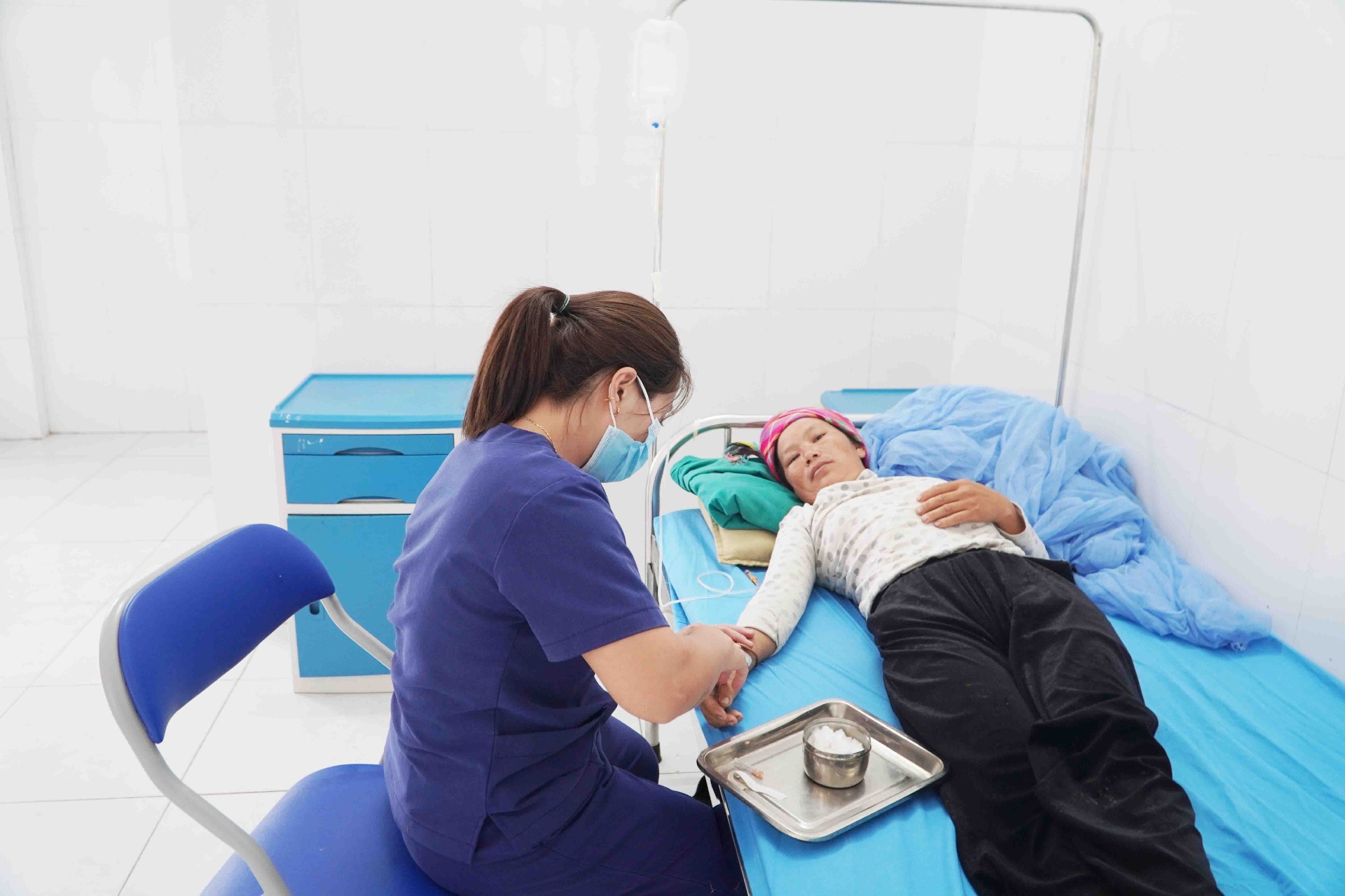 Từ chính sách hỗ trợ BHYT, nhiều người nghèo và các đối tượng chính sách trên địa bàn xã Nậm Hàng được chăm sóc sức khỏe, ổn định cuộc sống.