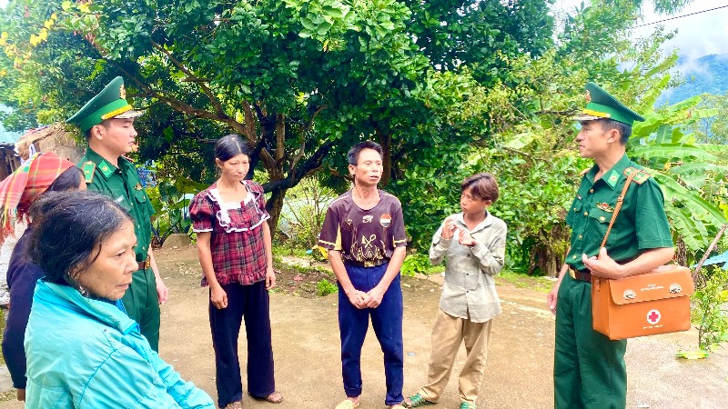 Nặng nghĩa với biên cương