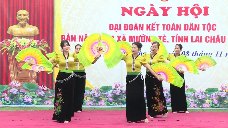 Ngày hội đại đoàn kết toàn dân tộc bản Nậm Củm (xã Mường Tè)