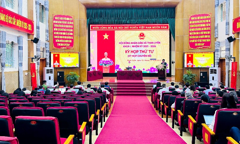 Kỳ họp thứ tư (Kỳ họp chuyên đề) HĐND xã Than Uyên