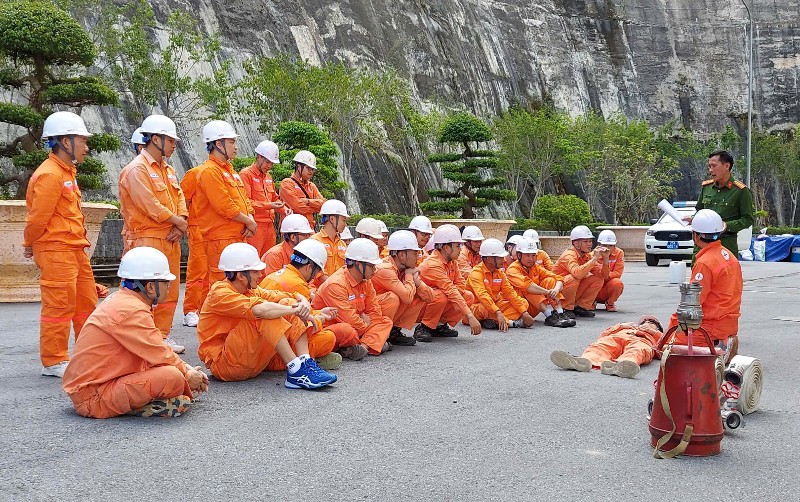 Bồi huấn nghiệp vụ phòng cháy chữa cháy, cứu nạn cứu hộ và thực tập phương án năm 2025