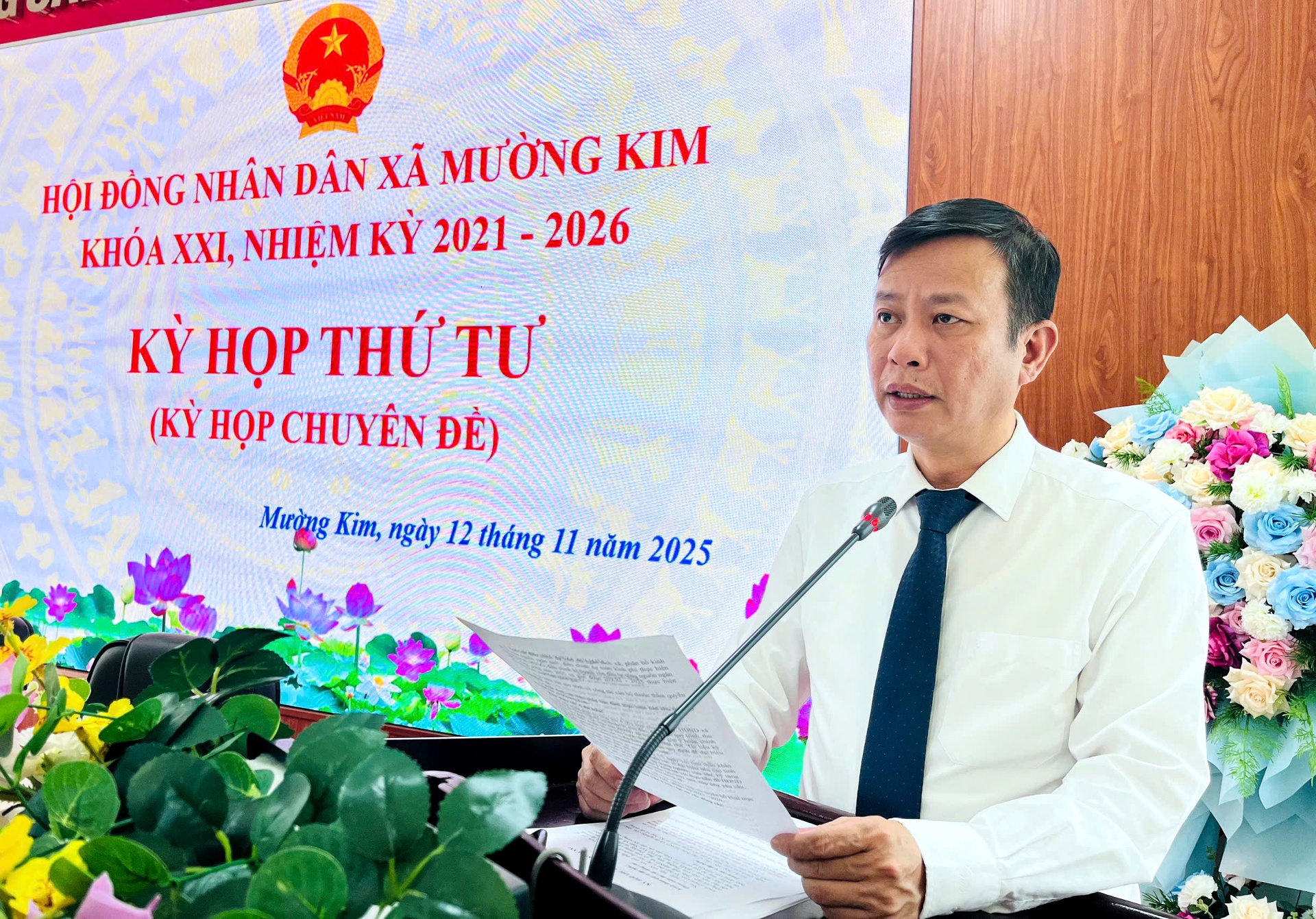 Đồng chí Nguyễn Văn Thăng - Bí thư Đảng ủy, Chủ tịch HĐND xã phát biểu bế mạc kỳ họp.