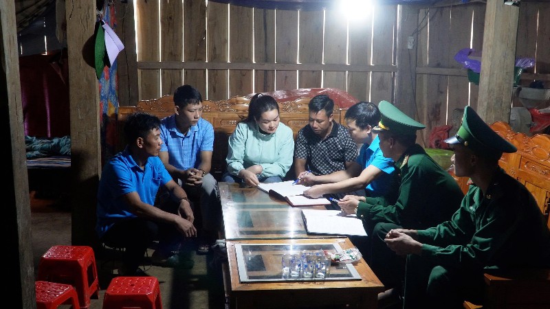 Noi gương Bác, tự soi, tự sửa 