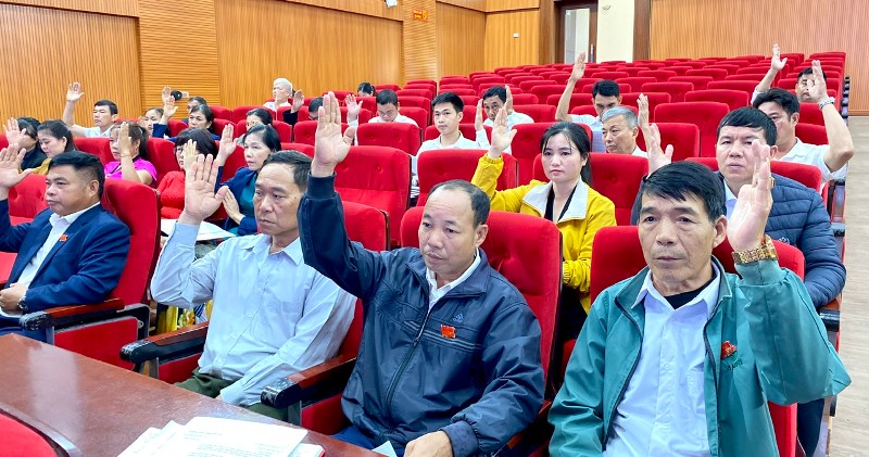  HĐND xã Phong Thổ khóa I, nhiệm kỳ 2021-2026: Kỳ họp thứ tư (kỳ họp chuyên đề)