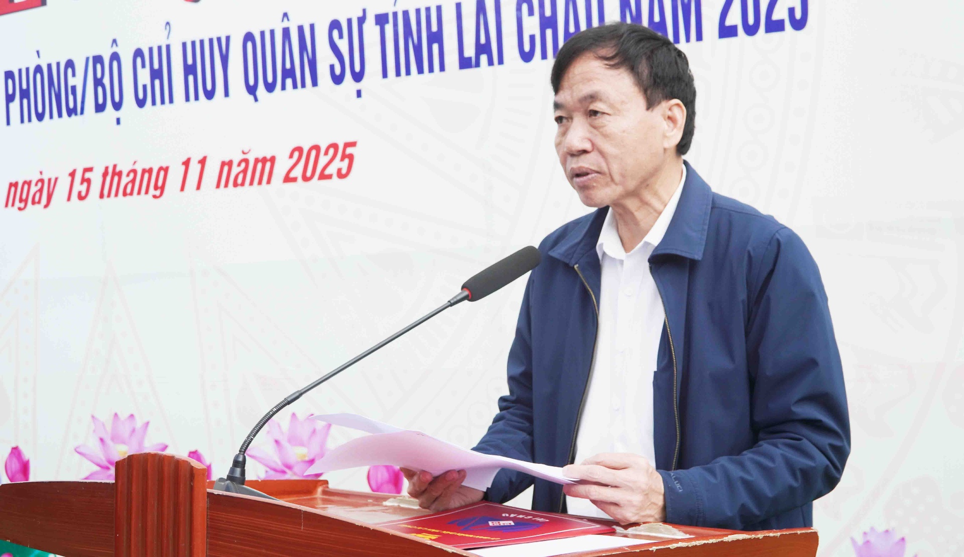 Đồng chí  Lê Văn Lương- Phó Bí thư tỉnh ủy, Chủ tịch UBND tỉnh phát biểu bế mạc diễn tập.