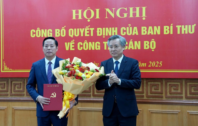 Ban Bí thư điều động, chỉ định đồng chí Hà Quang Trung giữ chức Phó Bí thư Tỉnh ủy Lai Châu