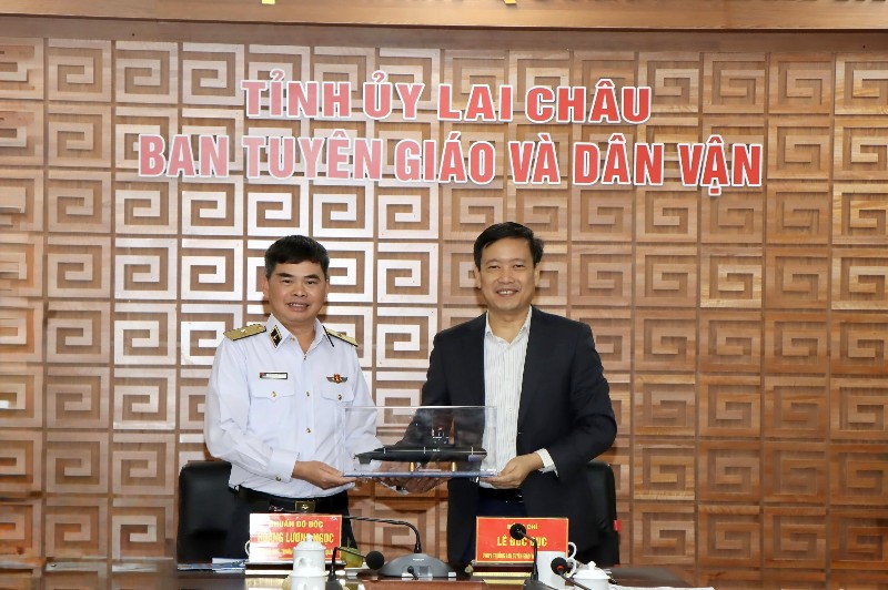 Bộ Tham mưu Hải Quân thăm, làm việc tại Lai Châu