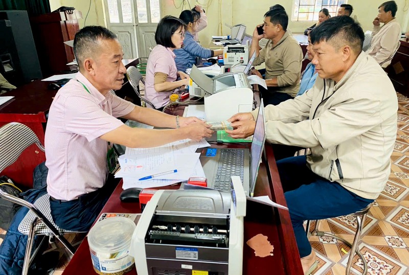 Vốn chính sách - Hỗ trợ người dân xây mái ấm bền vững