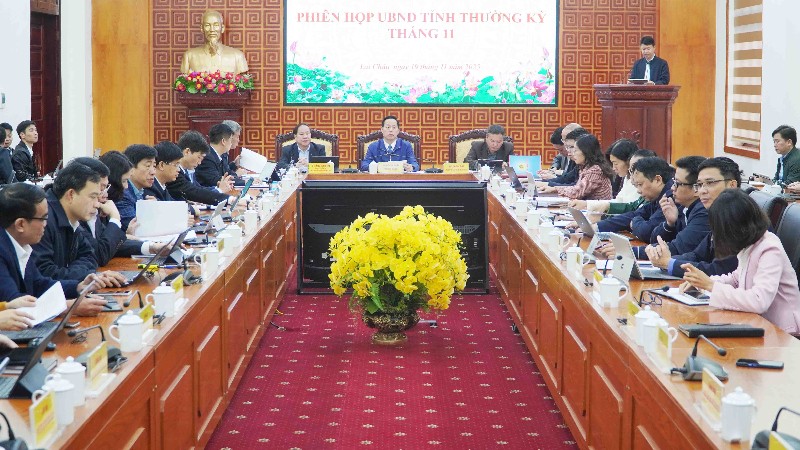 Phiên họp UBND tỉnh thường kỳ tháng 11 năm 2025