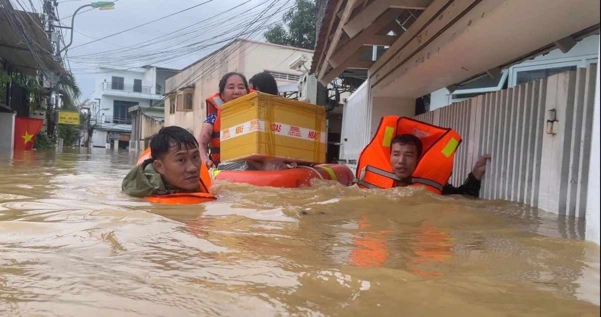 Mưa lũ ở Trung Bộ khiến 102 người chết và mất tích, 9.035 tỷ đồng thiệt hại