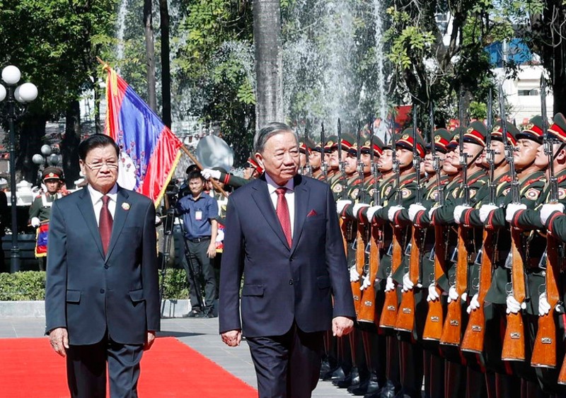 Lễ đón trọng thể Tổng Bí thư Tô Lâm và Phu nhân tại thủ đô Viêng Chăn, Lào