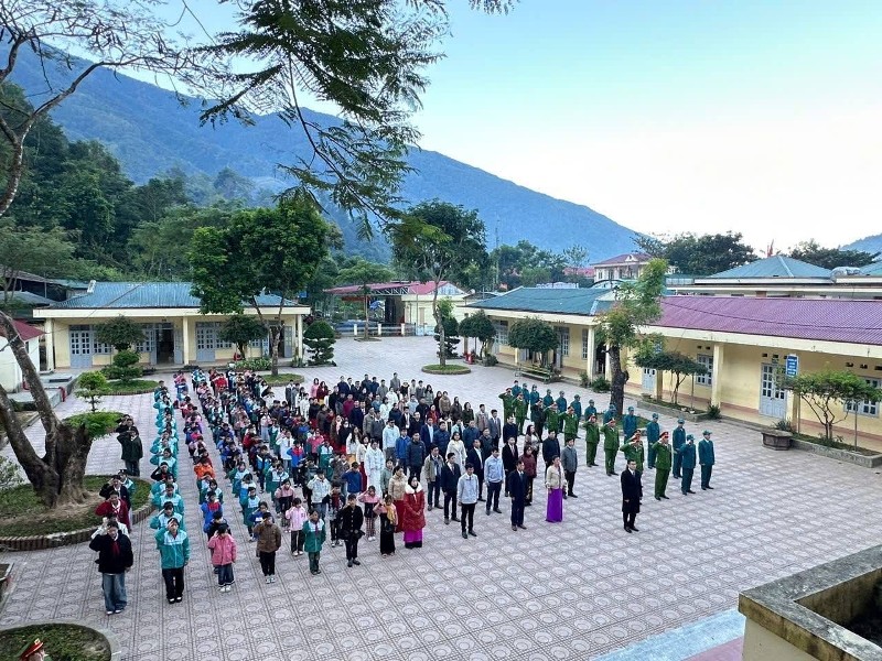 Chào cờ đầu tháng: Tăng "sức đề kháng" cho cán bộ, công chức, viên chức