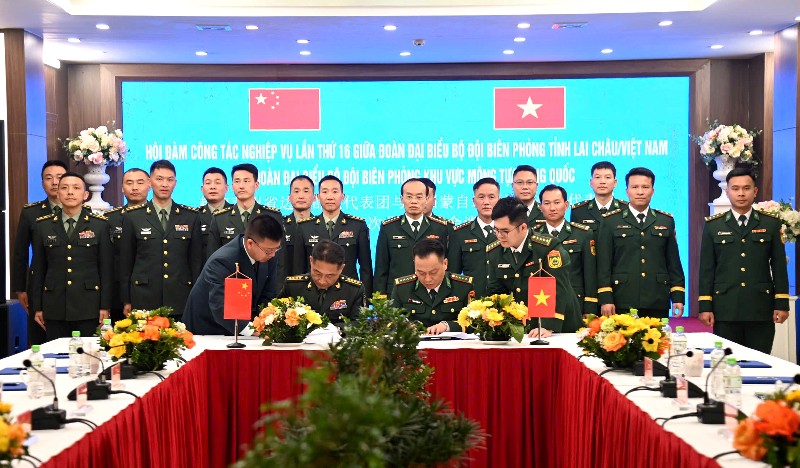 Hội đàm giữa Đoàn Đại biểu Bộ đội Biên phòng tỉnh Lai Châu (Việt Nam) và Đoàn Đại biểu Bộ đội Biên phòng khu vực Mông Tự  (Trung Quốc)