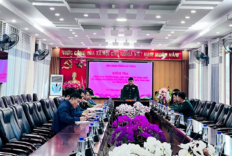 Kiểm tra công tác tuyển chọn công dân nhập ngũ và tham gia nghĩa vụ Công an Nhân dân năm 2026 tại xã Than Uyên