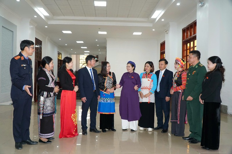 Bên lề kỳ họp