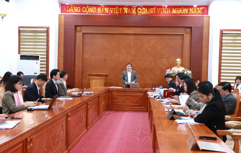 Tổ thảo luận số 3 thảo luận các dự thảo nghị quyết trình tại kỳ họp