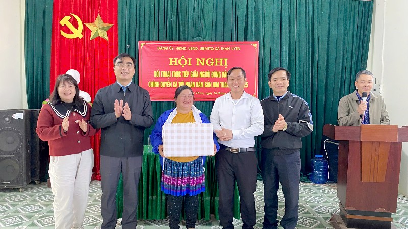 Đối thoại trực tiếp giữa người đứng đầu cấp ủy, chính quyền xã Than Uyên với nhân dân bản Hua Than năm 2025