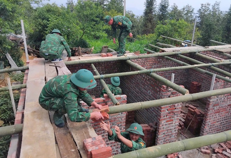 Hỗ trợ người dân phát triển kinh tế, xóa đói giảm nghèo