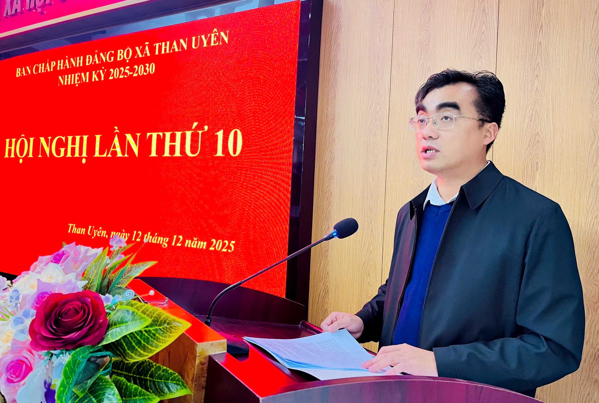 Đồng chí Phạm Hồng Thái - Tỉnh ủy viên, Bí thư Đảng ủy, Chủ tịch HĐND xã Than Uyên phát biểu kết luận hội nghị. Đồng chí Phạm Hồng Thái - Tỉnh ủy viên, Bí thư Đảng ủy, Chủ tịch HĐND xã Than Uyên phát biểu kết luận hội nghị.