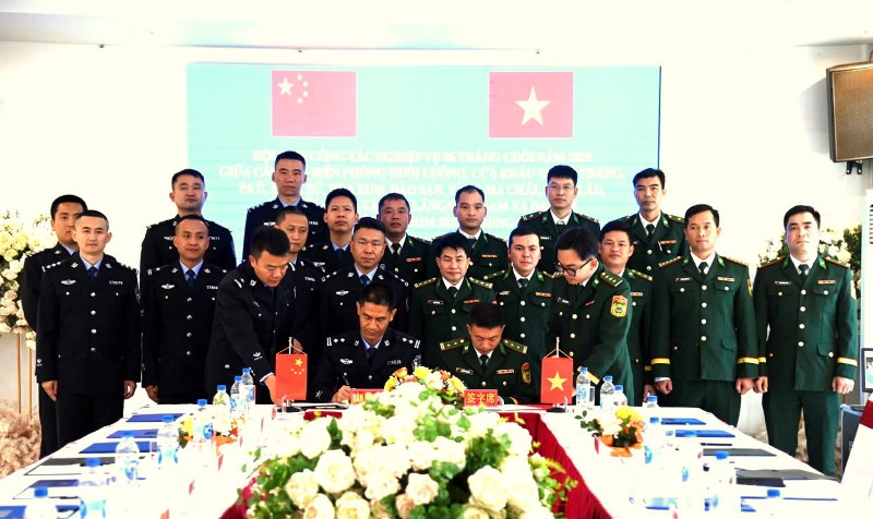 Hội đàm công tác nghiệp vụ biên phòng