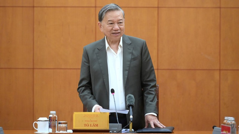 Chăm lo toàn diện, đầy đủ vật chất, tinh thần người có công với cách mạng