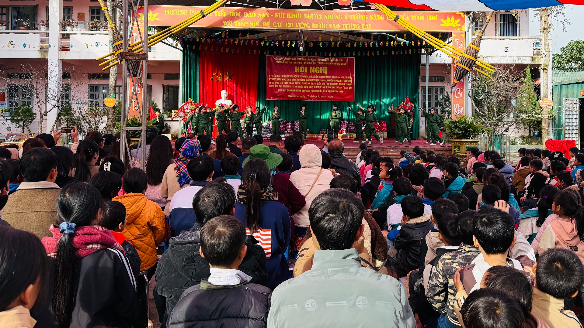 Toàn cảnh Hội nghị