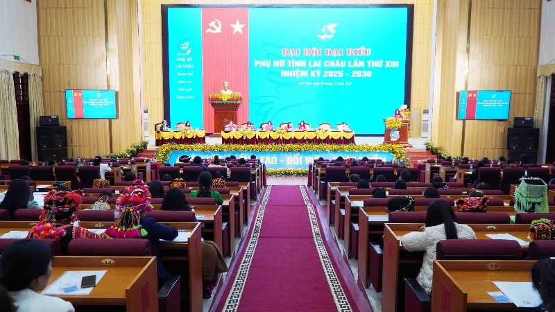 Phiên làm việc thứ nhất Đại hội Đại biểu phụ nữ tỉnh Lai Châu lần thứ XIII, nhiệm kỳ 2025-2030