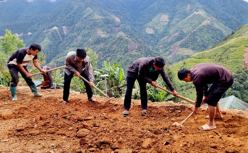 Bum Nưa huy động nguồn lực xã hội hóa trong xây dựng nông thôn mới