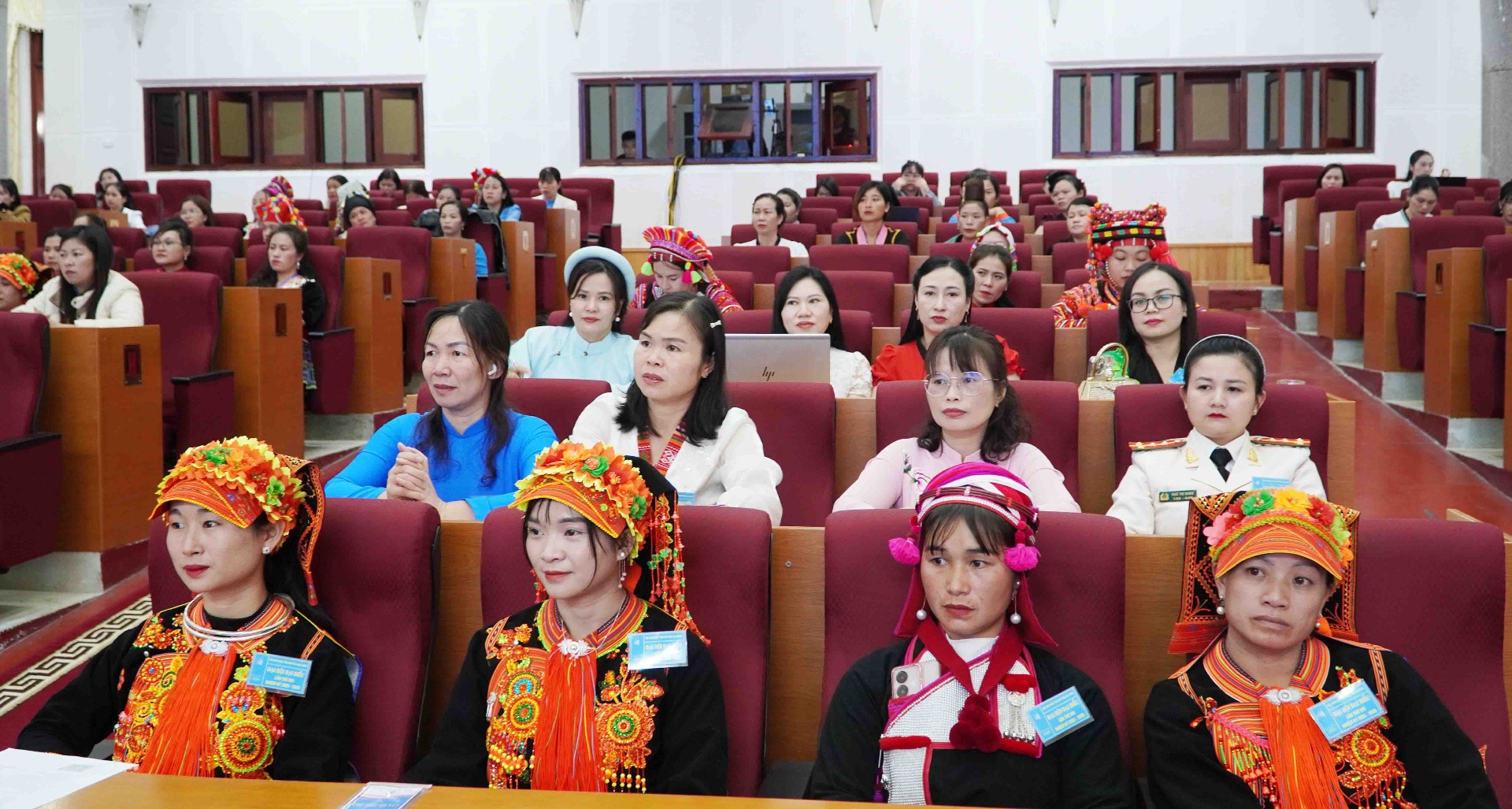 Các đại biểu dự đại hội.