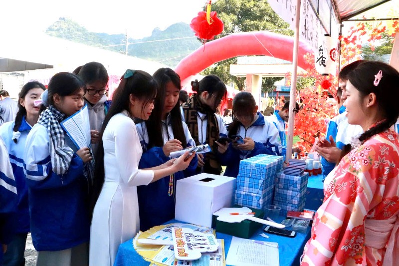 Trên 1.500 người tham gia Hội chợ việc làm năm 2025