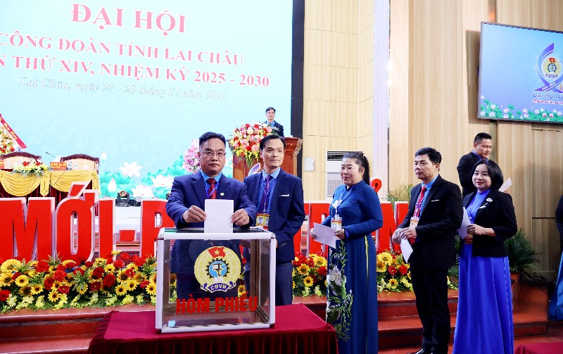 Phiên làm việc thứ nhất Đại hội Công đoàn tỉnh Lai Châu lần thứ XIV, nhiệm kỳ 2025-2030