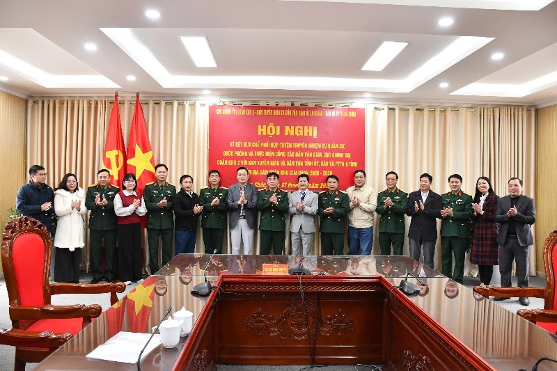 Hội nghị ký kết quy chế phối hợp tuyên truyền nhiệm vụ quân sự, quốc phòng và thực hiện công tác dân vận giữa Cục chính trị Quân khu 2 với Ban Tuyên giáo và Dân vận Tỉnh ủy, Báo và PTTH Lai Châu