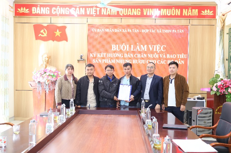 Ký kết hướng dẫn chăn nuôi và bao tiêu sản phẩm nhung hươu