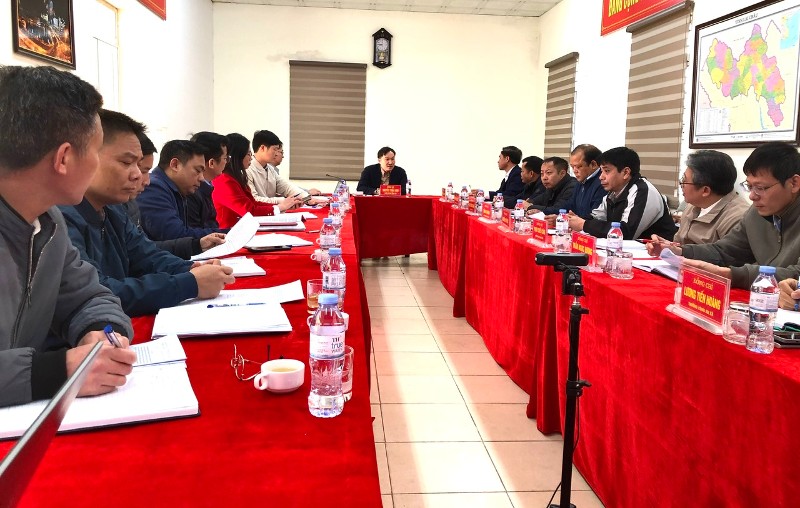 Đồng chí Nguyễn Tuấn Anh - Phó Bí thư Tỉnh ủy làm việc với xã Tả Lèng