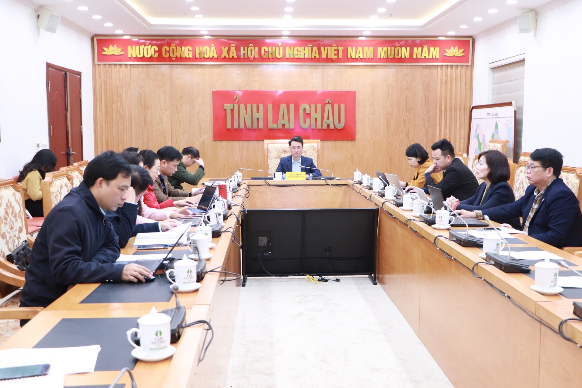 Các đại biểu của tỉnh tham dự cuộc họp theo hình thức trực tuyến