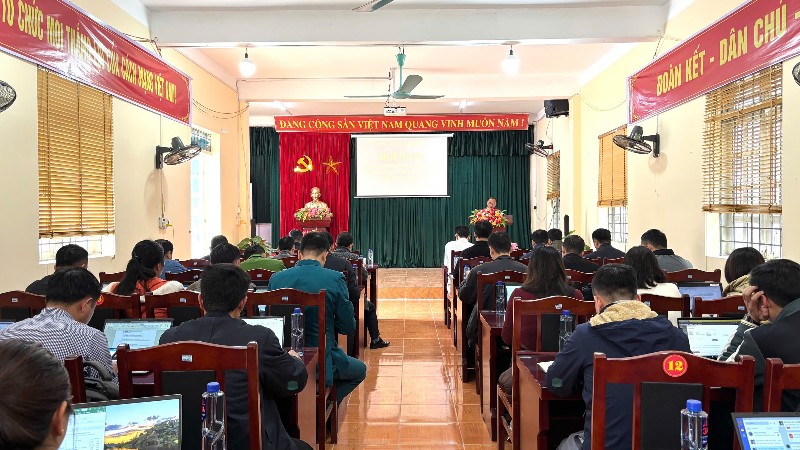 Khoen On: Quán triệt các văn bản mới của Trung ương, của Tỉnh ủy