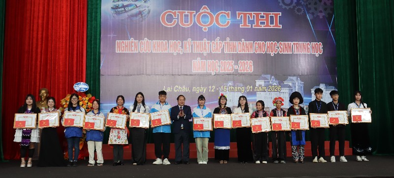Trao 85 giải tại Cuộc thi Nghiên cứu khoa học, kỹ thuật cấp tỉnh dành cho học sinh trung học 