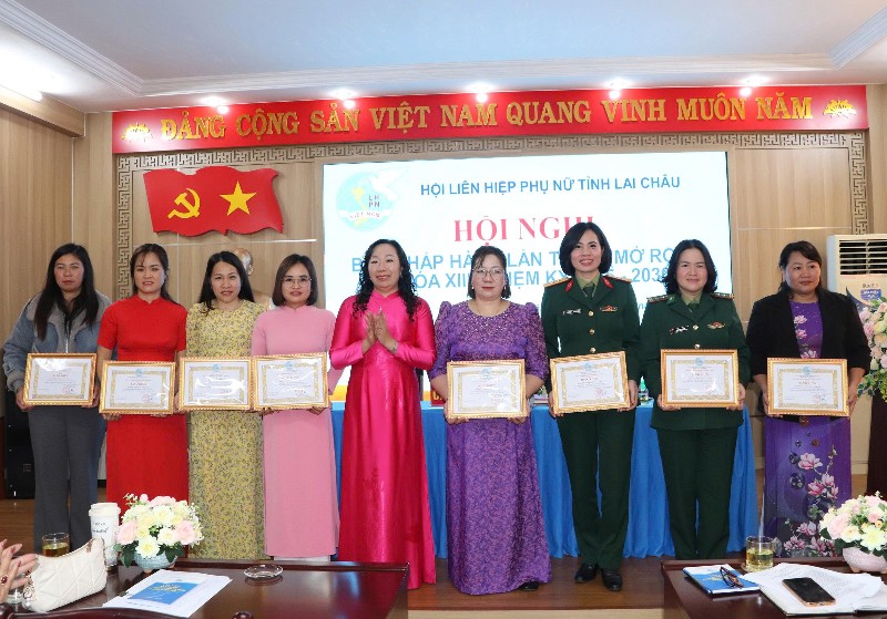 Hội nghị Ban Chấp hành Hội LHPN tỉnh lần thứ II (mở rộng) khoá XIII