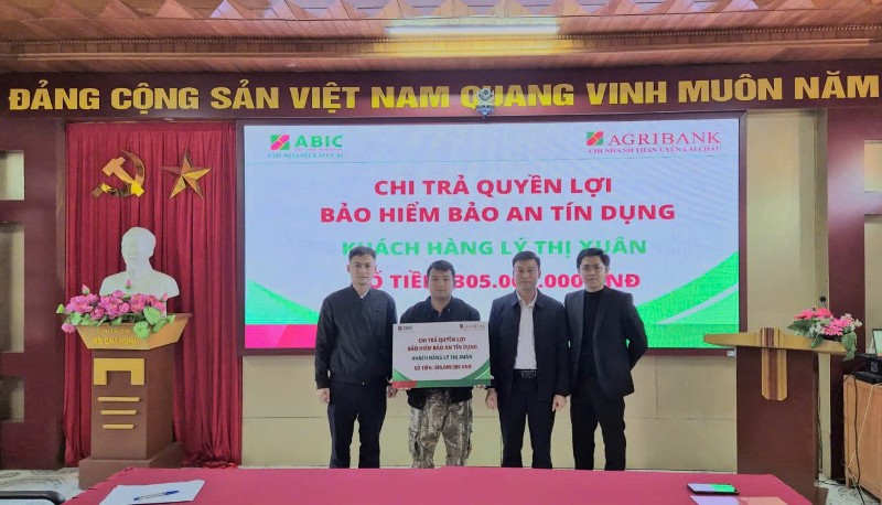 Bảo hiểm Agribank (ABIC) chi trả 305  triệu đồng bảo hiểm Bảo an tín dụng cho khách hàng