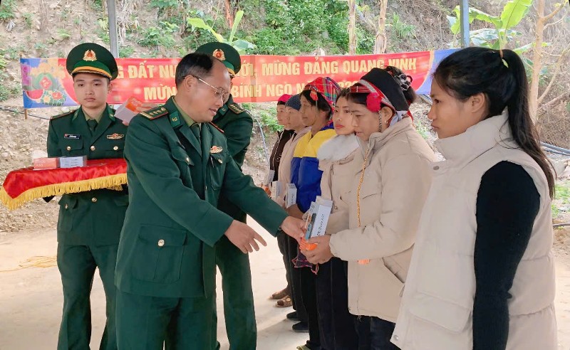 Chương trình "Xuân Biên phòng ấm lòng dân bản"  