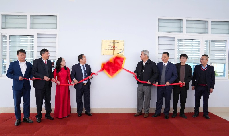 Khánh thành 3 phòng học STEM và tiếp nhận tài trợ "Tết vì người nghèo" từ Petrovietnam