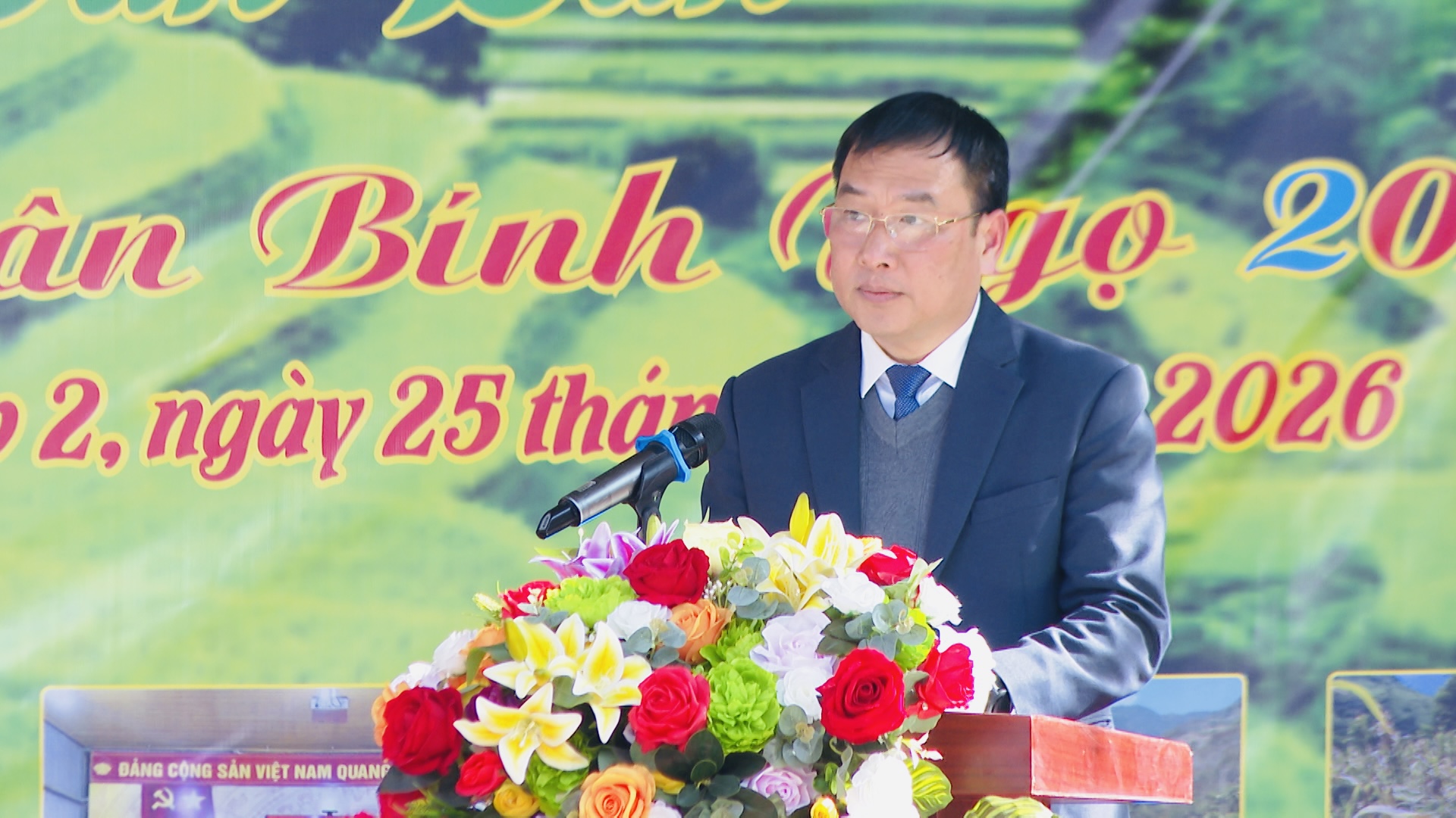 Đồng chí Tống Thanh Bình - Uỷ viên Ban Thường vị Tỉnh uỷ, Phó Chủ tịch Thường trực Uỷ ban MTTQ Việt Nam tỉnh phát biểu tại Chương trình