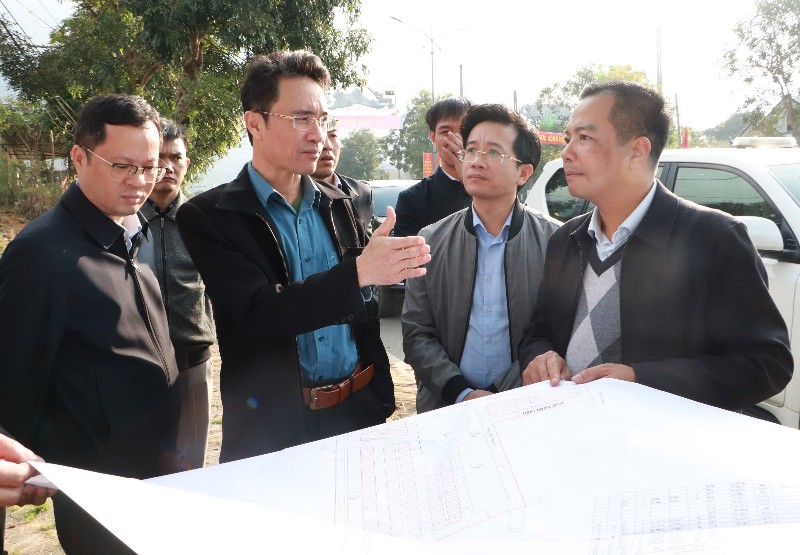 Đoàn công tác của UBND tỉnh kiểm tra việc lập quy hoạch chung 2 xã: Tả Lèng, Bình Lư