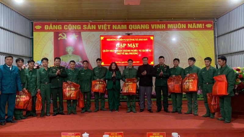 Xã Dào San: Gặp mặt quân nhân hoàn thành nghĩa vụ quân sự trở về địa phương