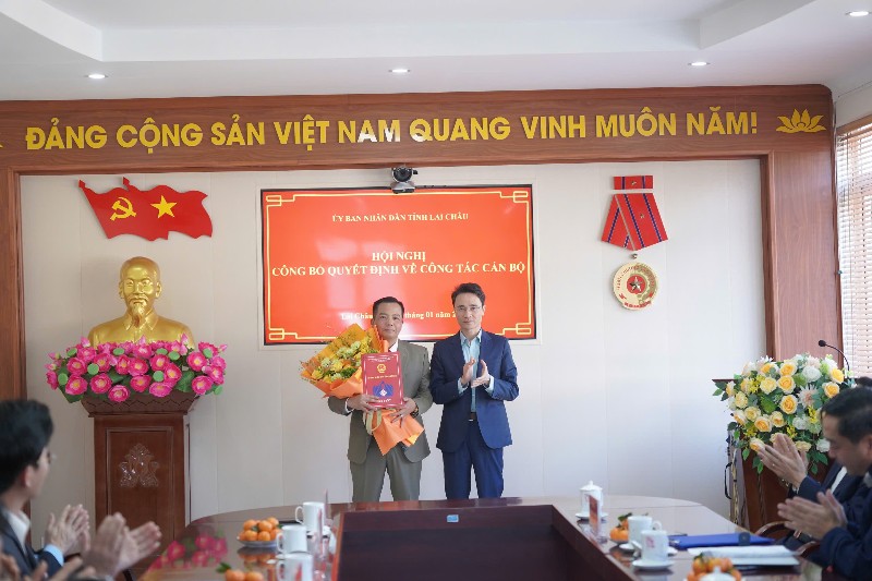 Công bố Quyết định bổ nhiệm Phó Giám đốc, giao quyền Giám đốc Ban Quản lý dự án Đầu tư xây dựng các công trình Nông nghiệp và Phát triển nông thôn