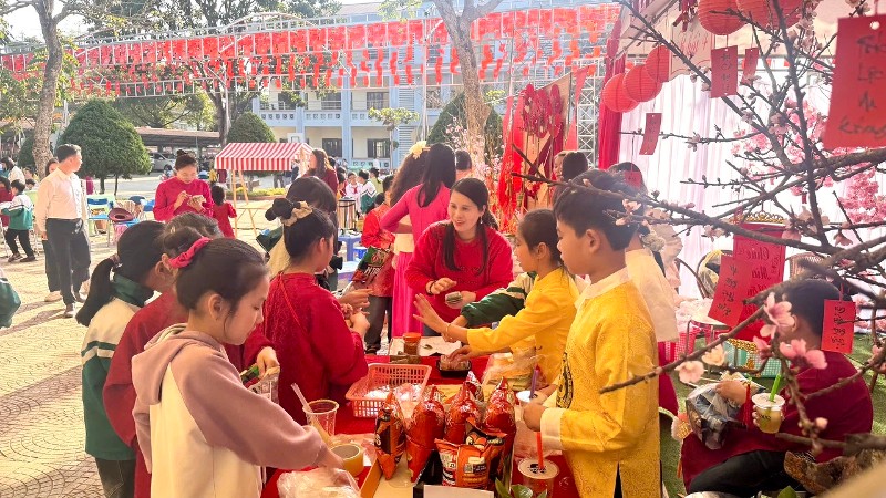 Sôi nổi hoạt động trải nghiệm “Chợ Tết quê em”