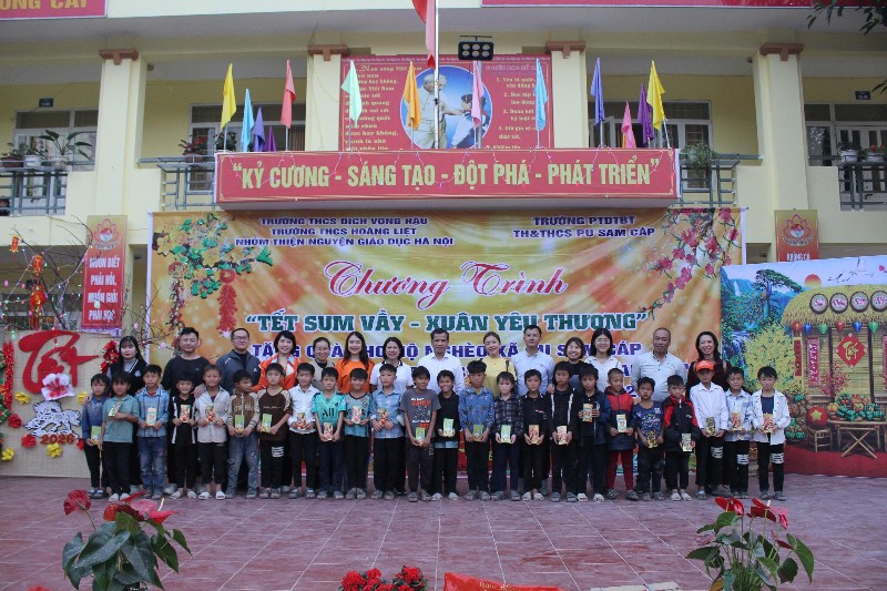 “Tết sum vầy – Xuân yêu thương” về với xã Pu Sam Cáp