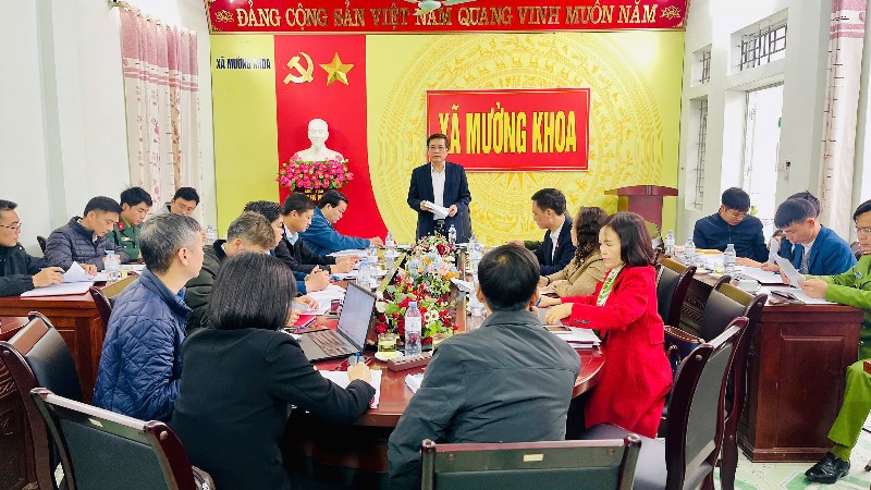 Kiểm tra công tác bầu cử tại xã Mường Khoa