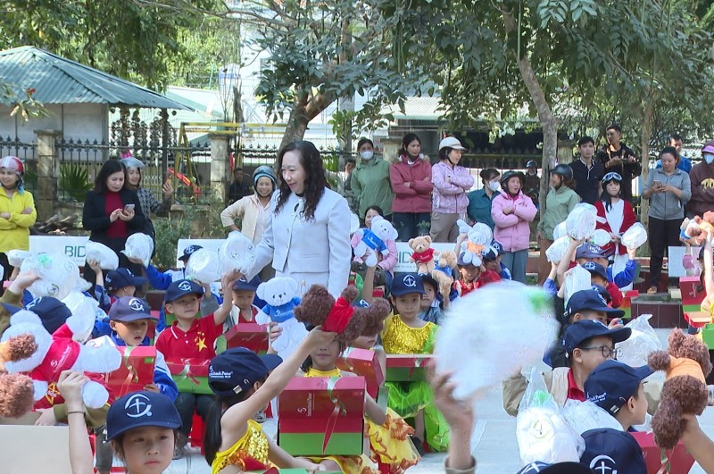 Chương trình “Mở hộp đón niềm vui”